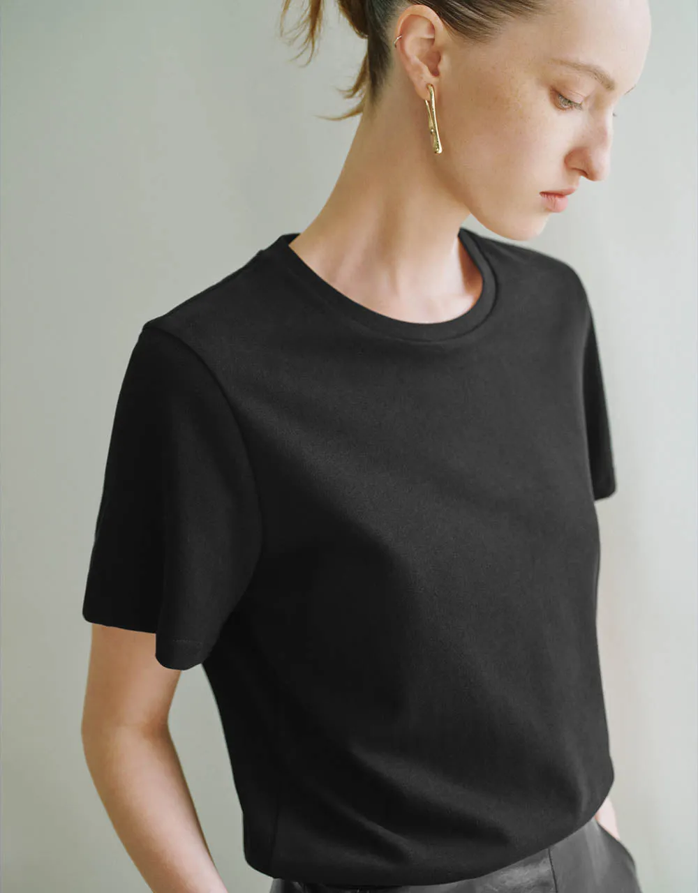 Crew Neck Straight T-Shirt sold by Urban Revivo product image thumbnail 3