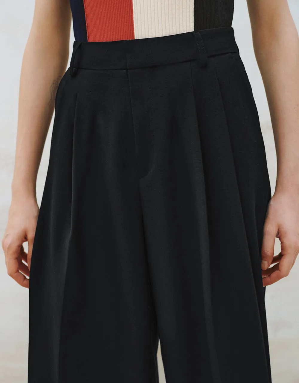 Tailored Wide-Leg Pants sold by Urban Revivo product image thumbnail 5