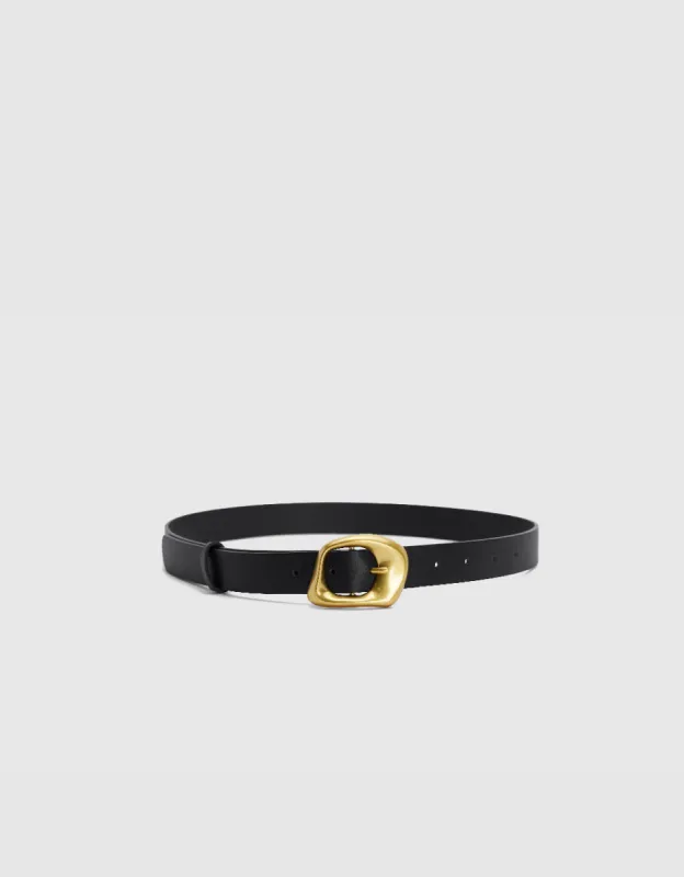 Leather Belt sold by Urban Revivo