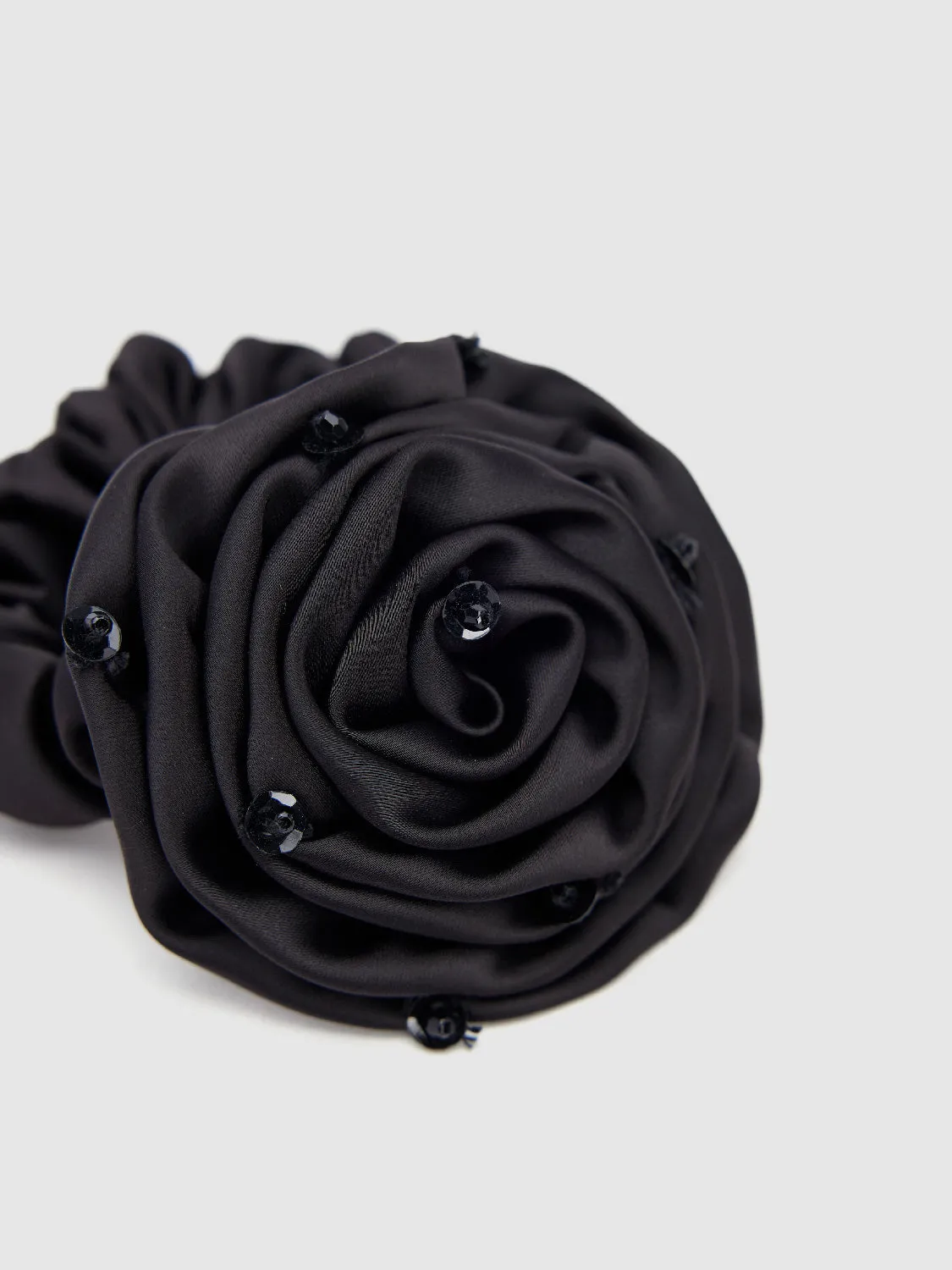 Ribbon Flower Hair Band sold by Urban Revivo product image thumbnail 4
