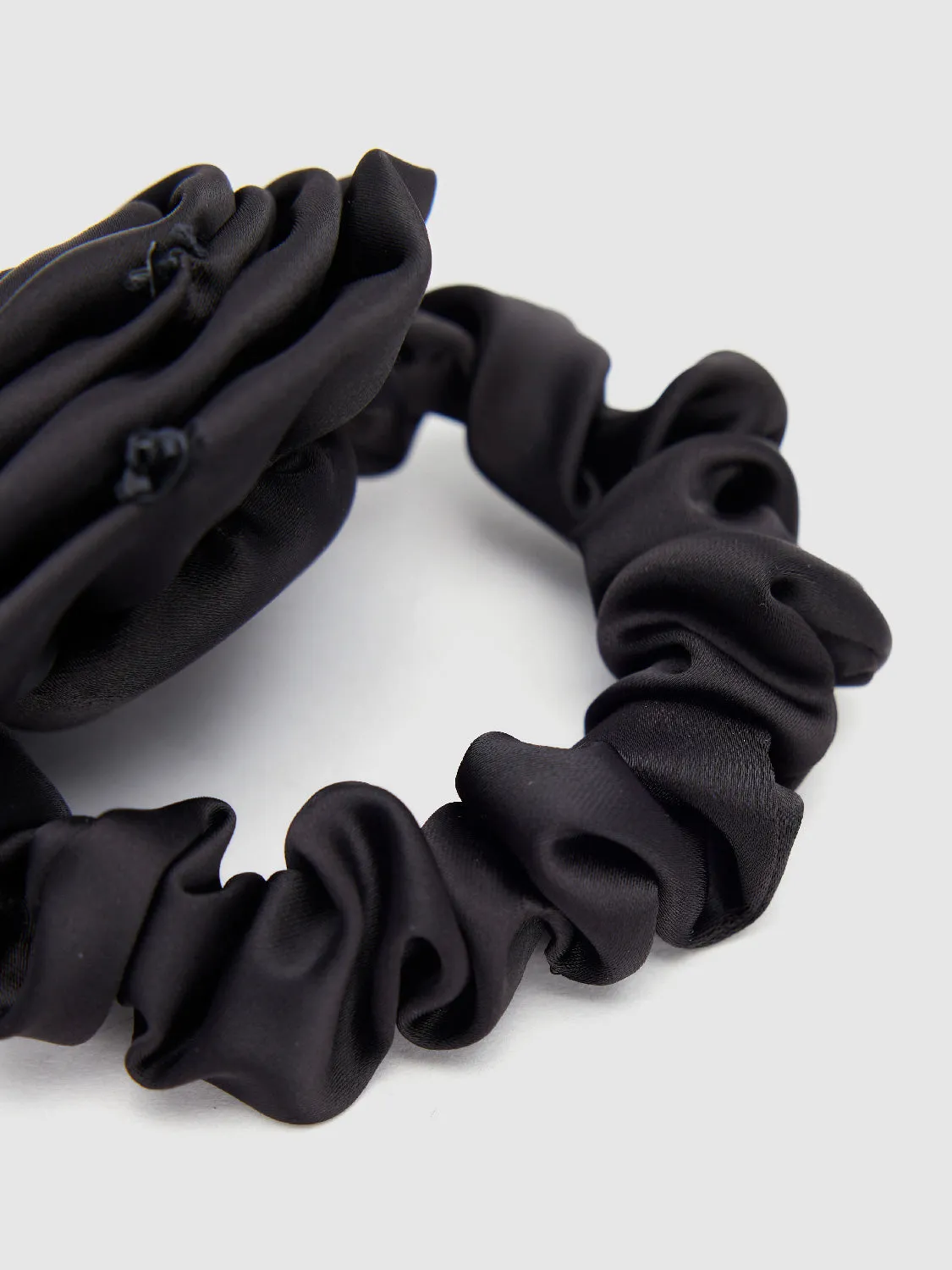 Ribbon Flower Hair Band sold by Urban Revivo product image thumbnail 3