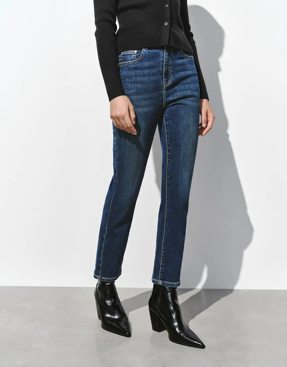 Straight Jeans sold by Urban Revivo product image thumbnail 4