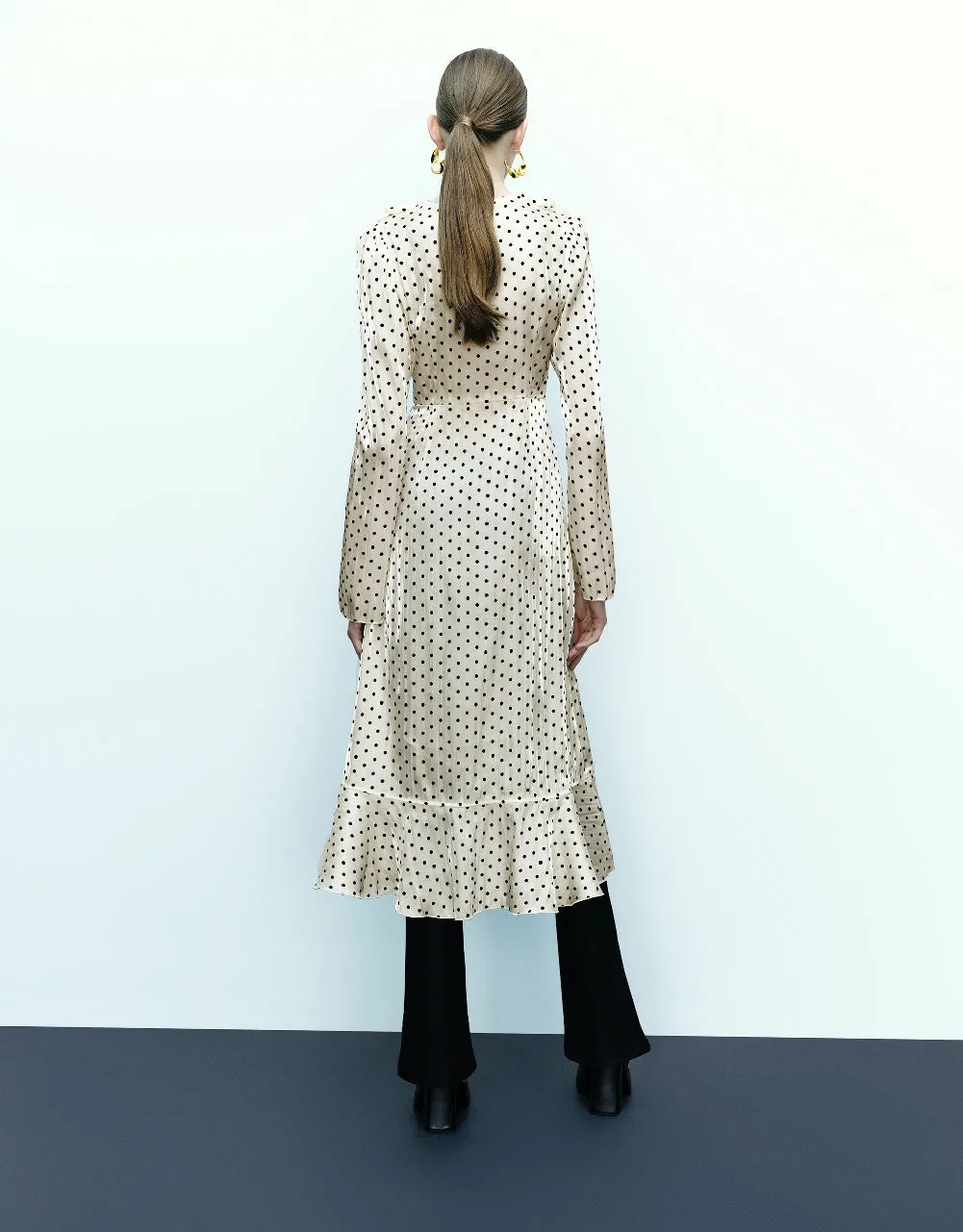 Polka Dot V-Neck Skater Dress sold by Urban Revivo product image thumbnail 4