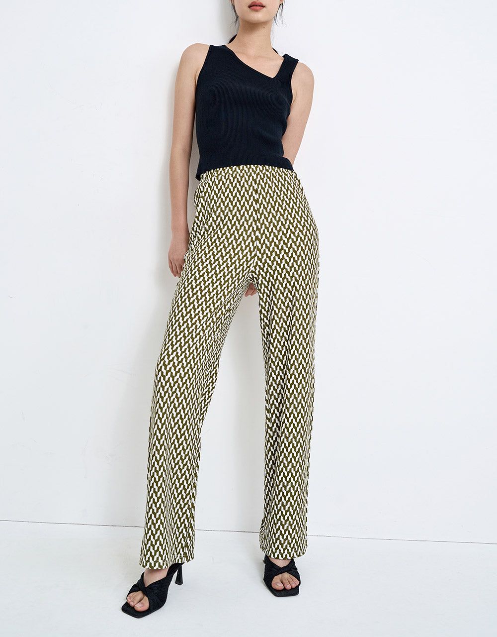 Checkered Straight Pants sold by Urban Revivo product image thumbnail 2