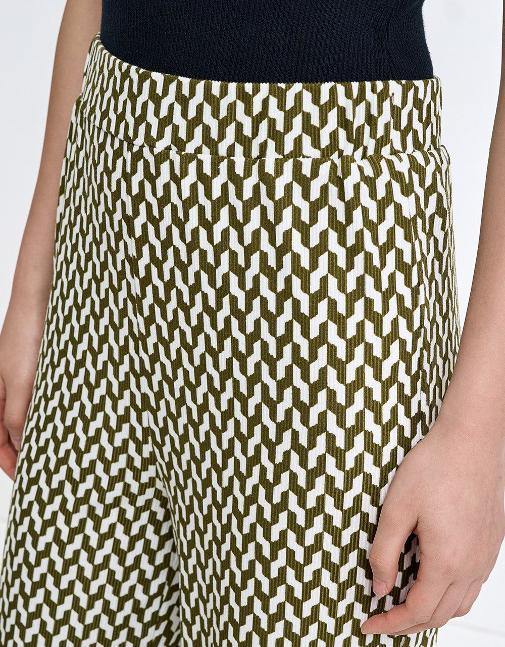 Checkered Straight Pants sold by Urban Revivo product image thumbnail 3