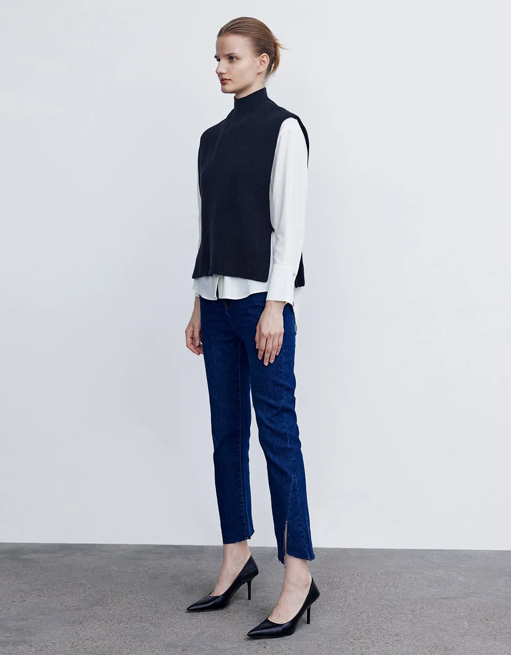 Tie Side Sweater Vest sold by Urban Revivo product image thumbnail 4