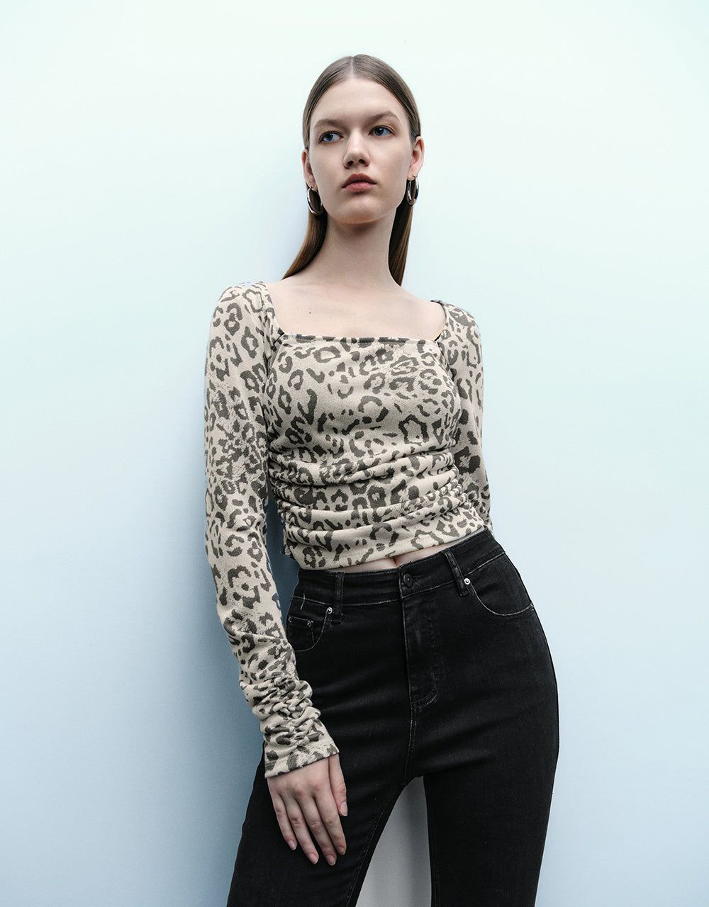 Leopard Square-cut Collar Skinny T-Shirt sold by Urban Revivo product image thumbnail 3