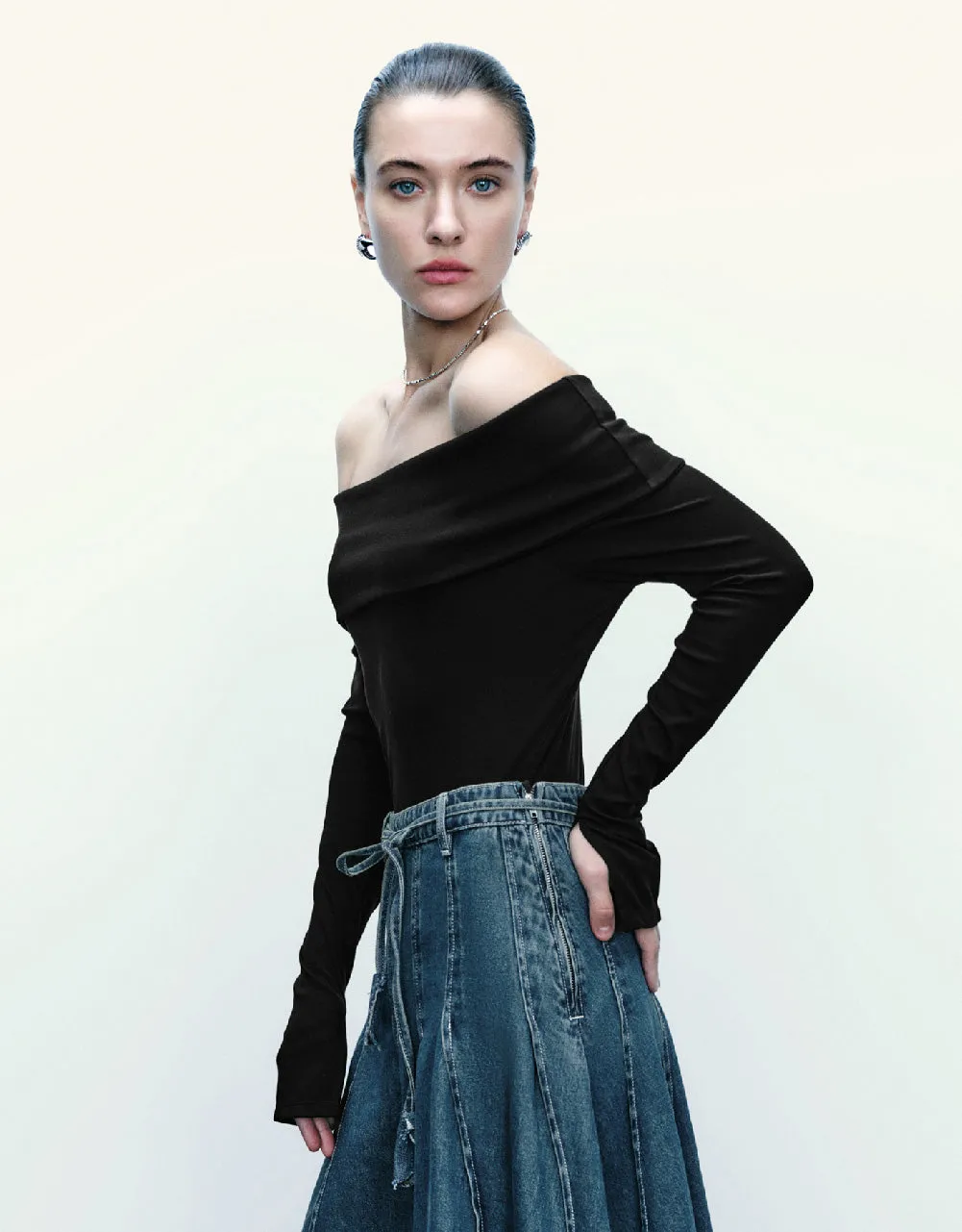 Knitted Off-Shoulder Skinny T-Shirt sold by Urban Revivo product image thumbnail 3