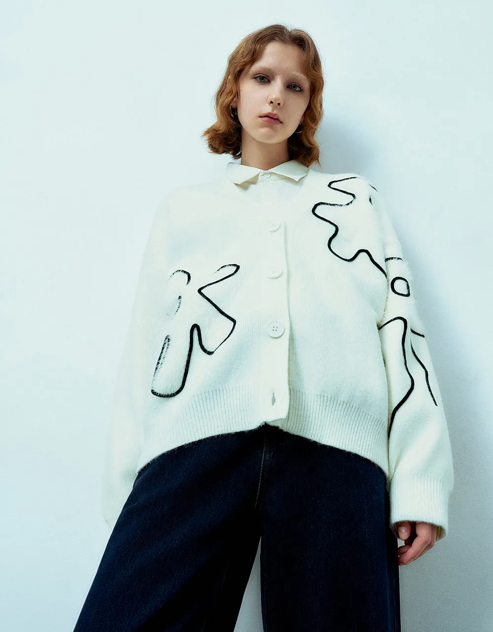 Linear Flower V-Neck Knitted Cardigan sold by Urban Revivo product image thumbnail 3