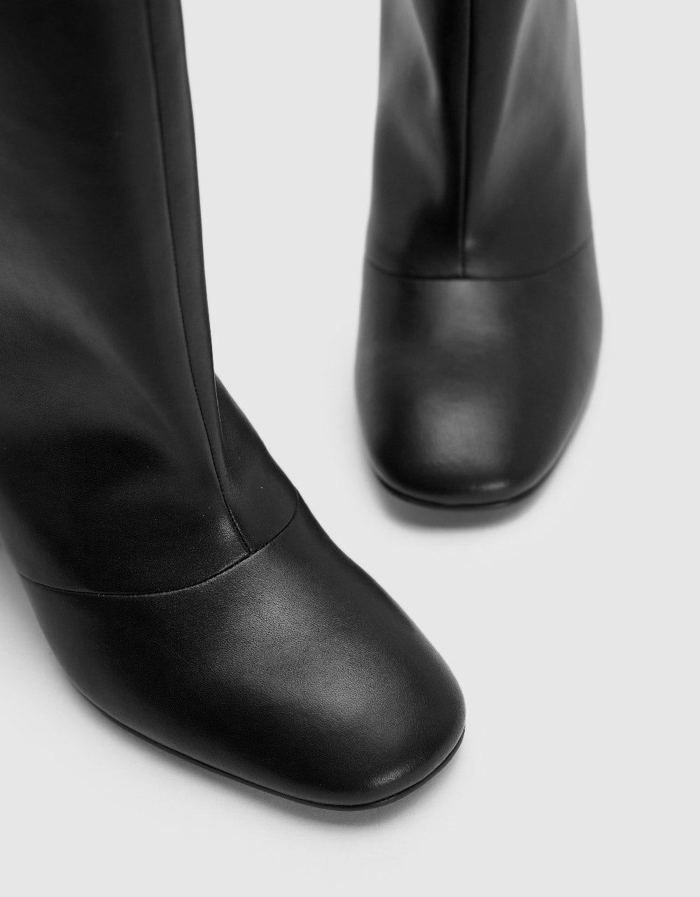 Heeled Round Toe Ankle Boots sold by Urban Revivo product image thumbnail 5