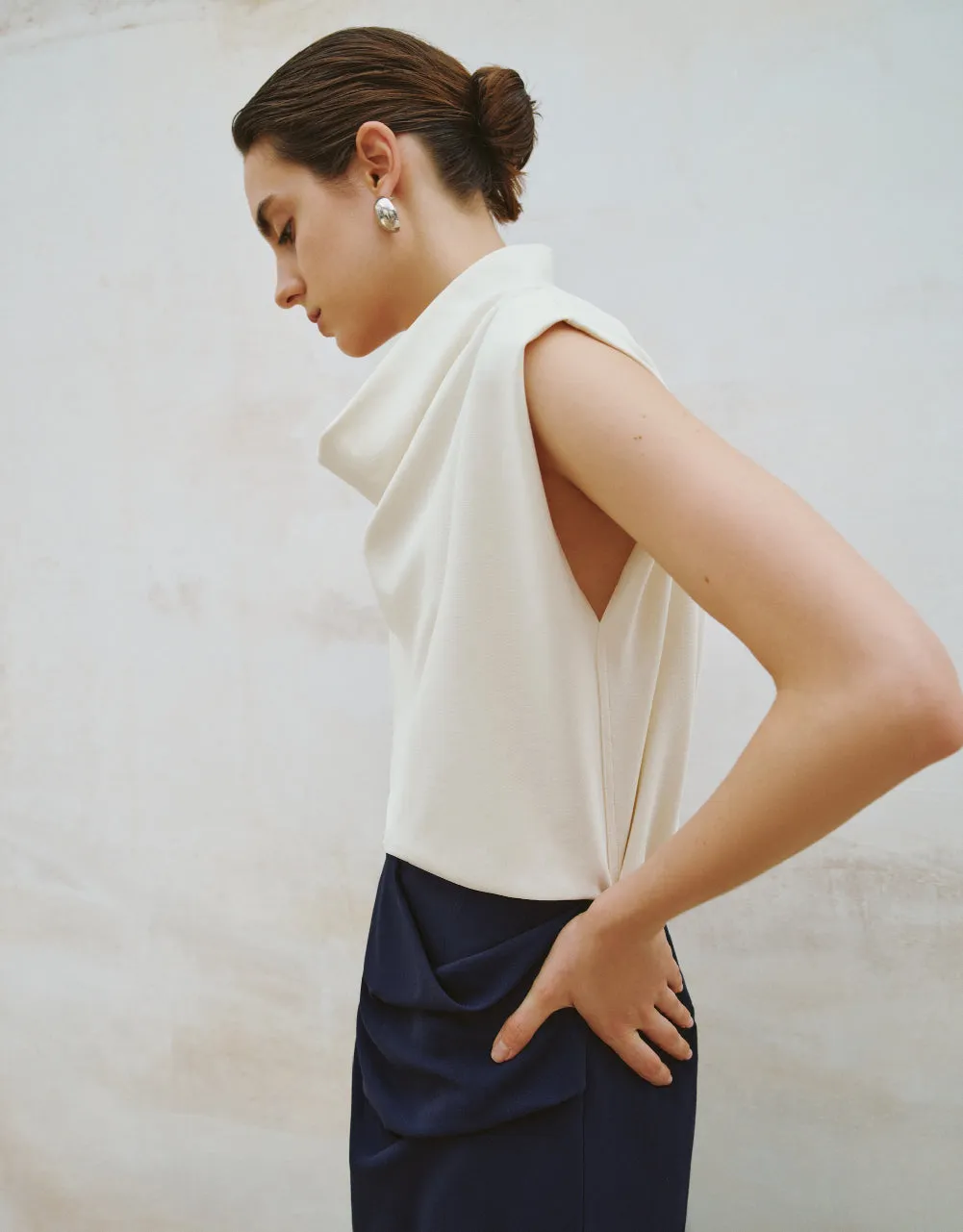 Drop Shoulder Sleeve Straight Vest sold by Urban Revivo product image thumbnail 3