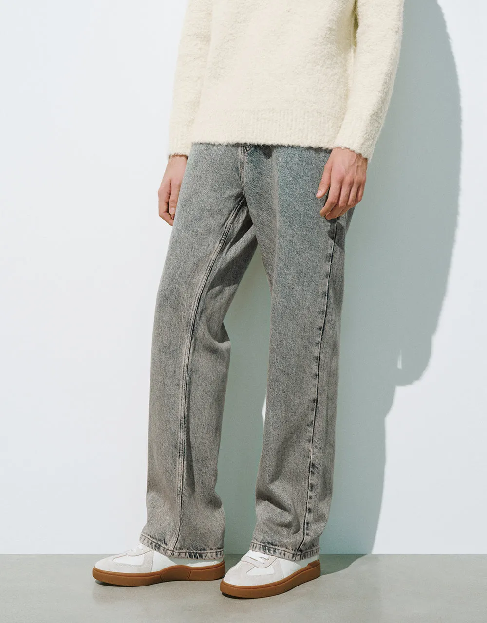 Aged Straight Jeans sold by Urban Revivo product image thumbnail 4