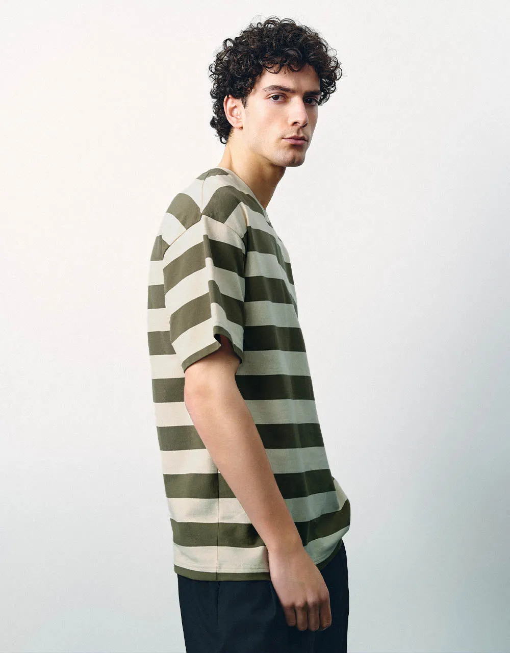 Striped Crew Neck Loose T-Shirt sold by Urban Revivo product image thumbnail 2