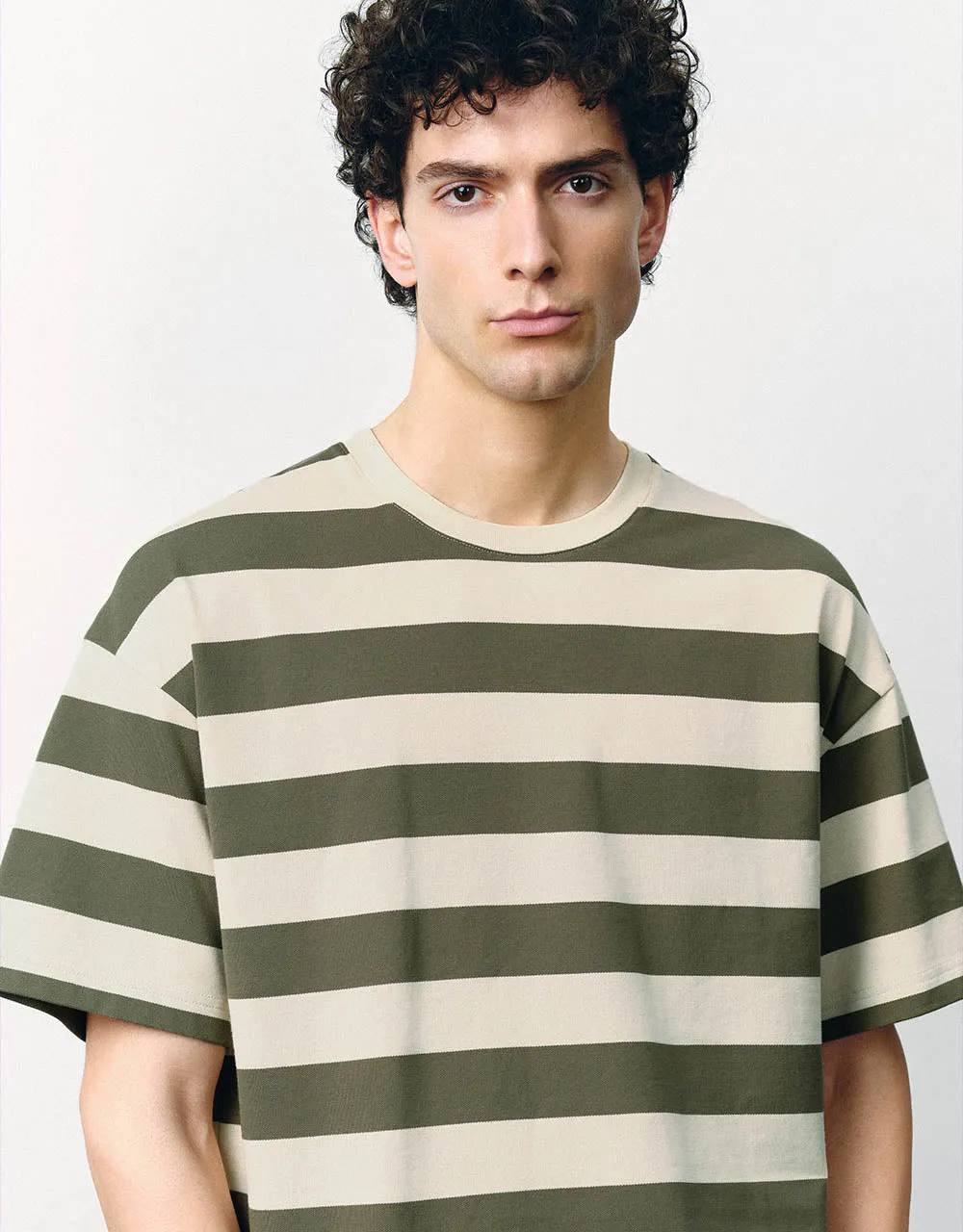 Striped Crew Neck Loose T-Shirt sold by Urban Revivo product image thumbnail 3