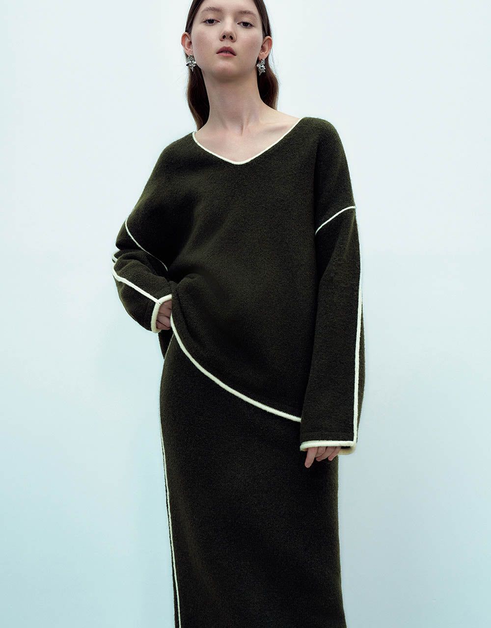 V-Neck Loose T-Shirt sold by Urban Revivo product image thumbnail 3