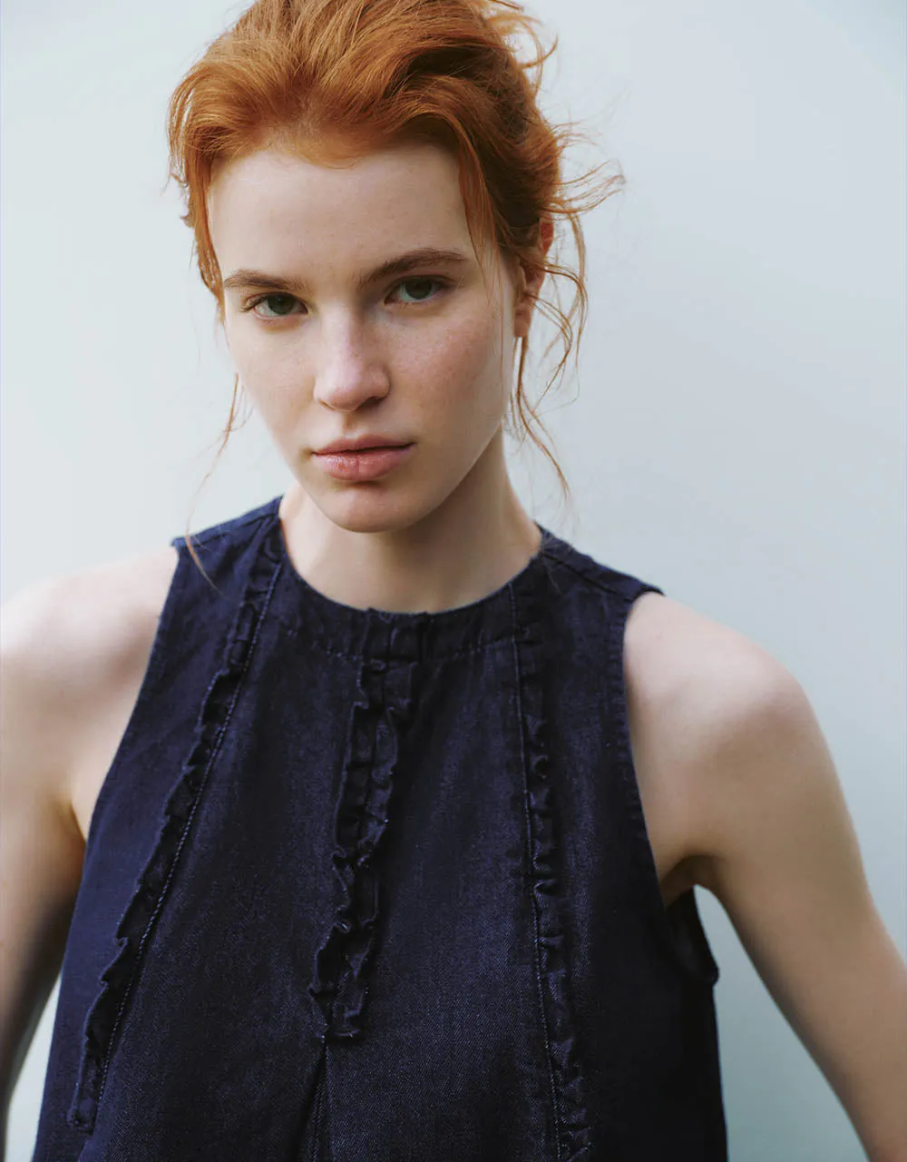 Sleeveless Crew Neck Denim Shirt sold by Urban Revivo product image thumbnail 4