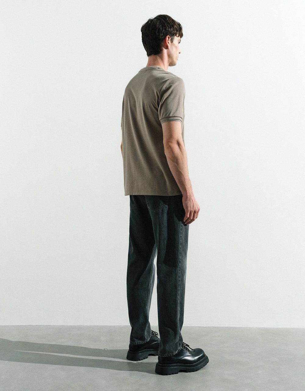 Crew Neck Straight T-Shirt sold by Urban Revivo product image thumbnail 4