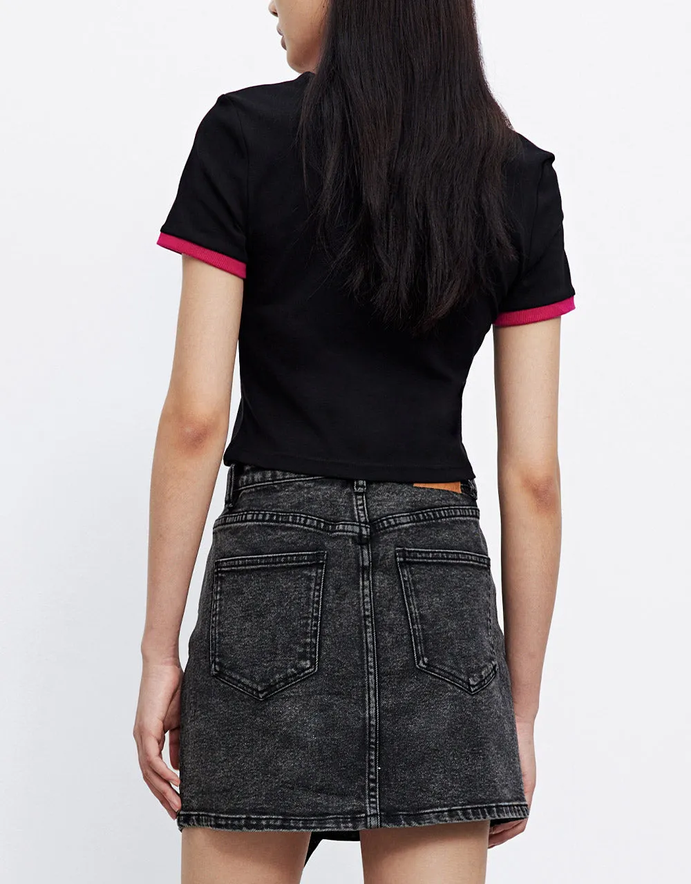 Contrast Trim Letter T-Shirt sold by Urban Revivo product image thumbnail 4