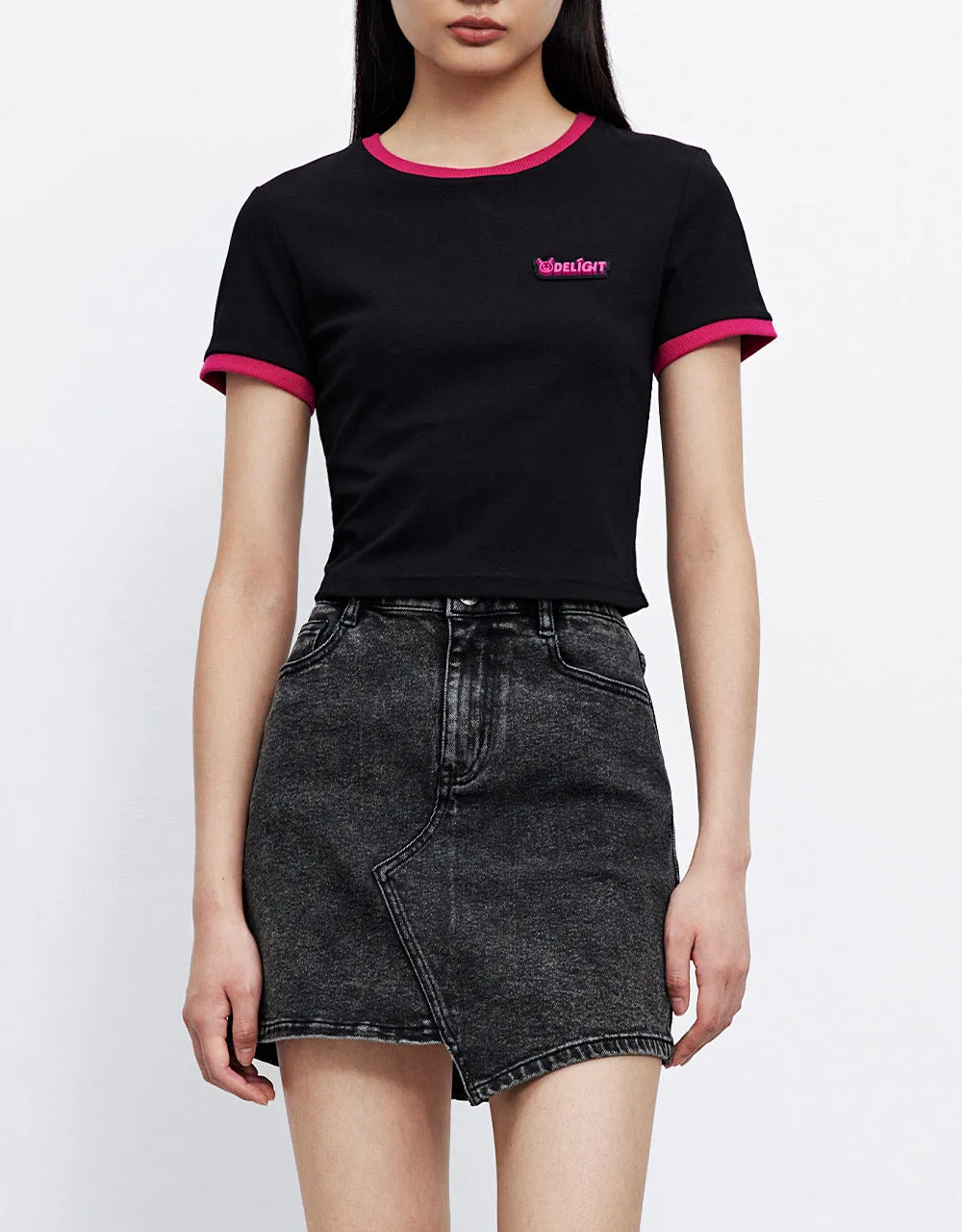 Contrast Trim Letter T-Shirt sold by Urban Revivo product image thumbnail 2