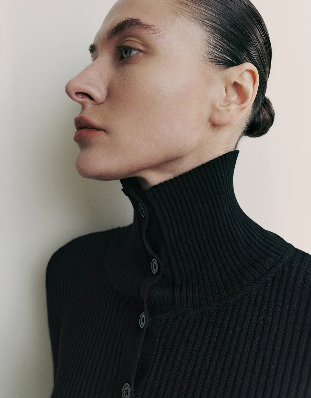 Button Up Crew Neck Skinny Knitted Cardigan sold by Urban Revivo product image thumbnail 4