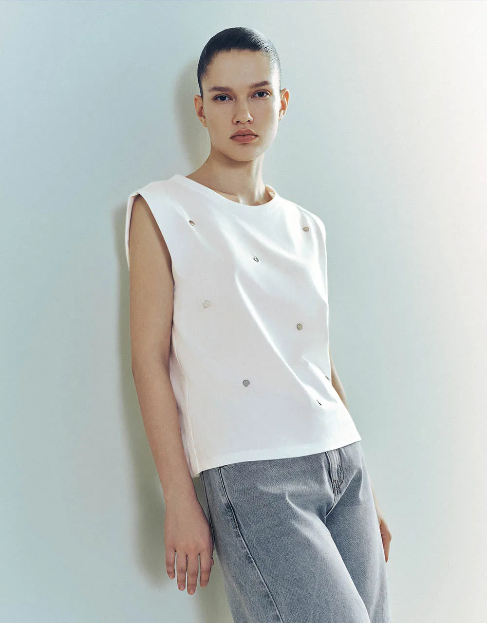 Rhinestone Décor Crew Neck Tank Top sold by Urban Revivo product image thumbnail 2