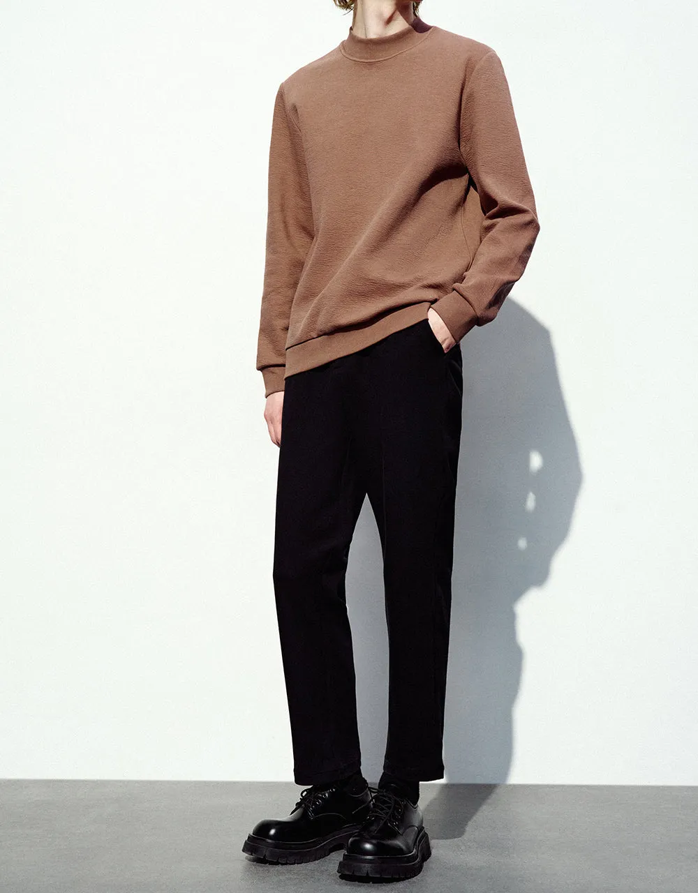 Drawstring Waist Knitted Carrot Fit Pants sold by Urban Revivo product image thumbnail 4