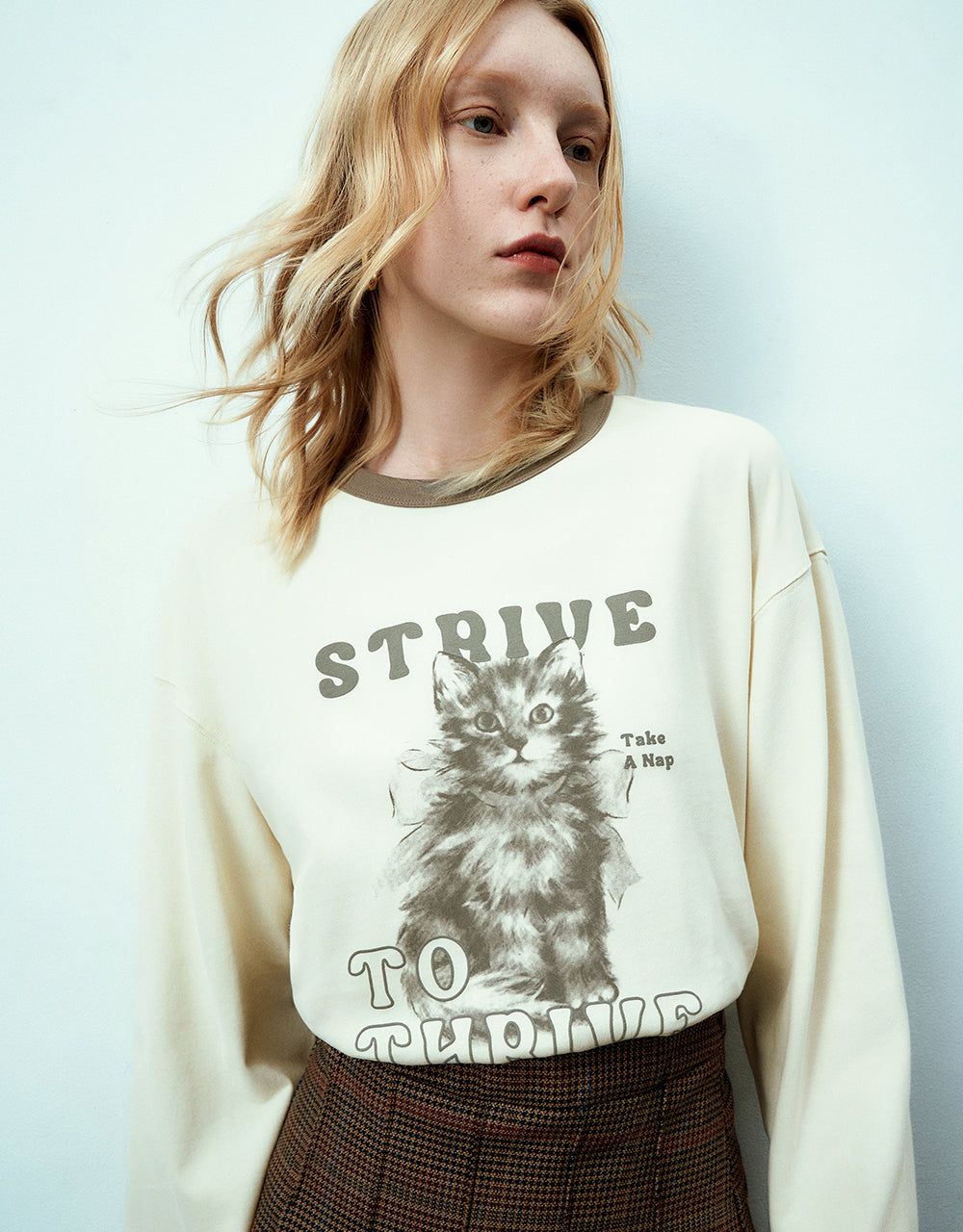 Cat Printed Crew Neck Knitted T-Shirt sold by Urban Revivo product image thumbnail 5