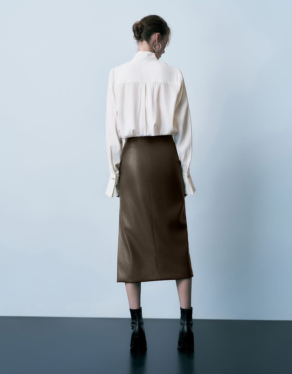 Vegan Leather Midi Straight Skirt sold by Urban Revivo product image thumbnail 5