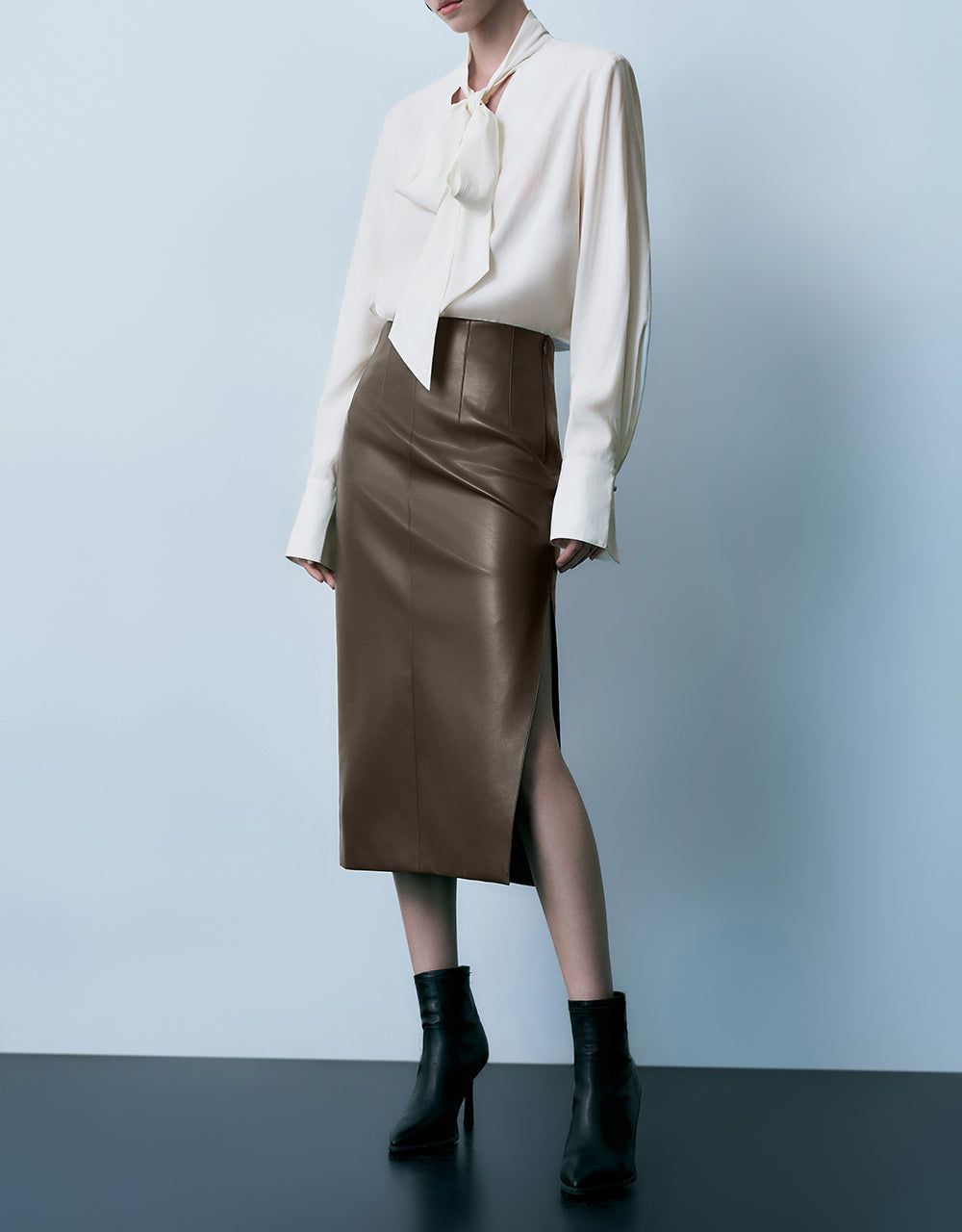 Vegan Leather Midi Straight Skirt sold by Urban Revivo product image thumbnail 4