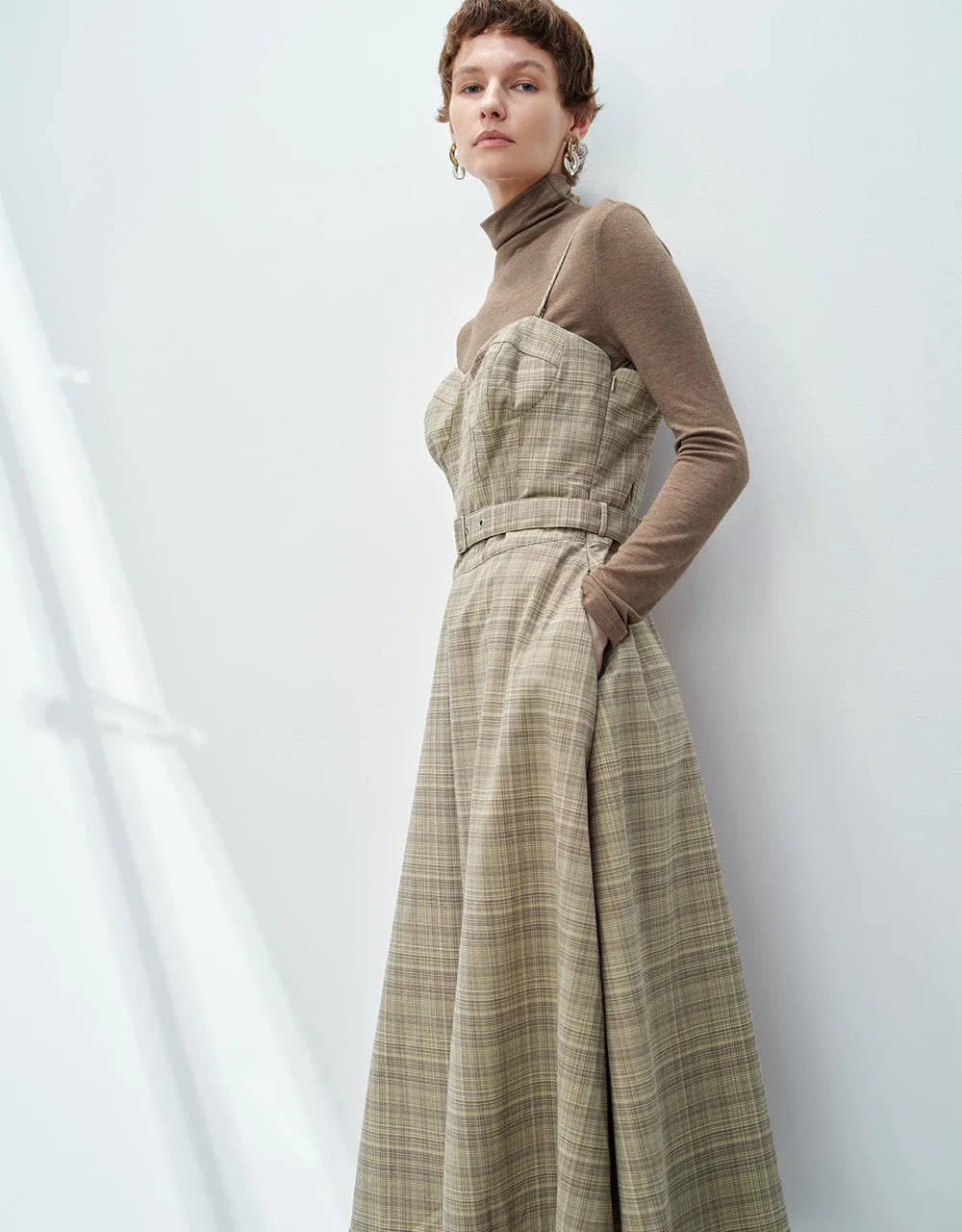 Plaid Sleeveless V-Neck A-Line Dress sold by Urban Revivo product image thumbnail 3