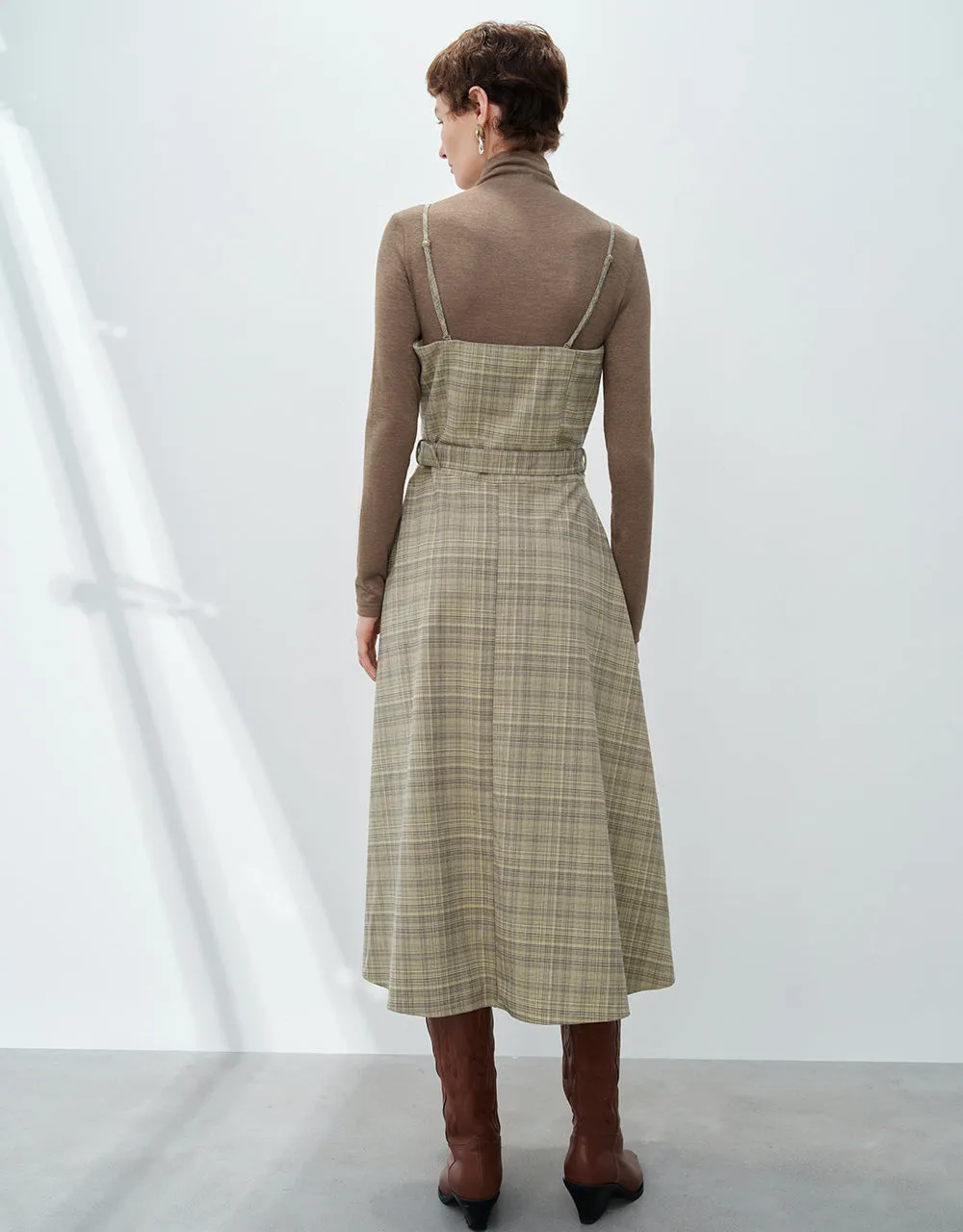 Plaid Sleeveless V-Neck A-Line Dress sold by Urban Revivo product image thumbnail 4