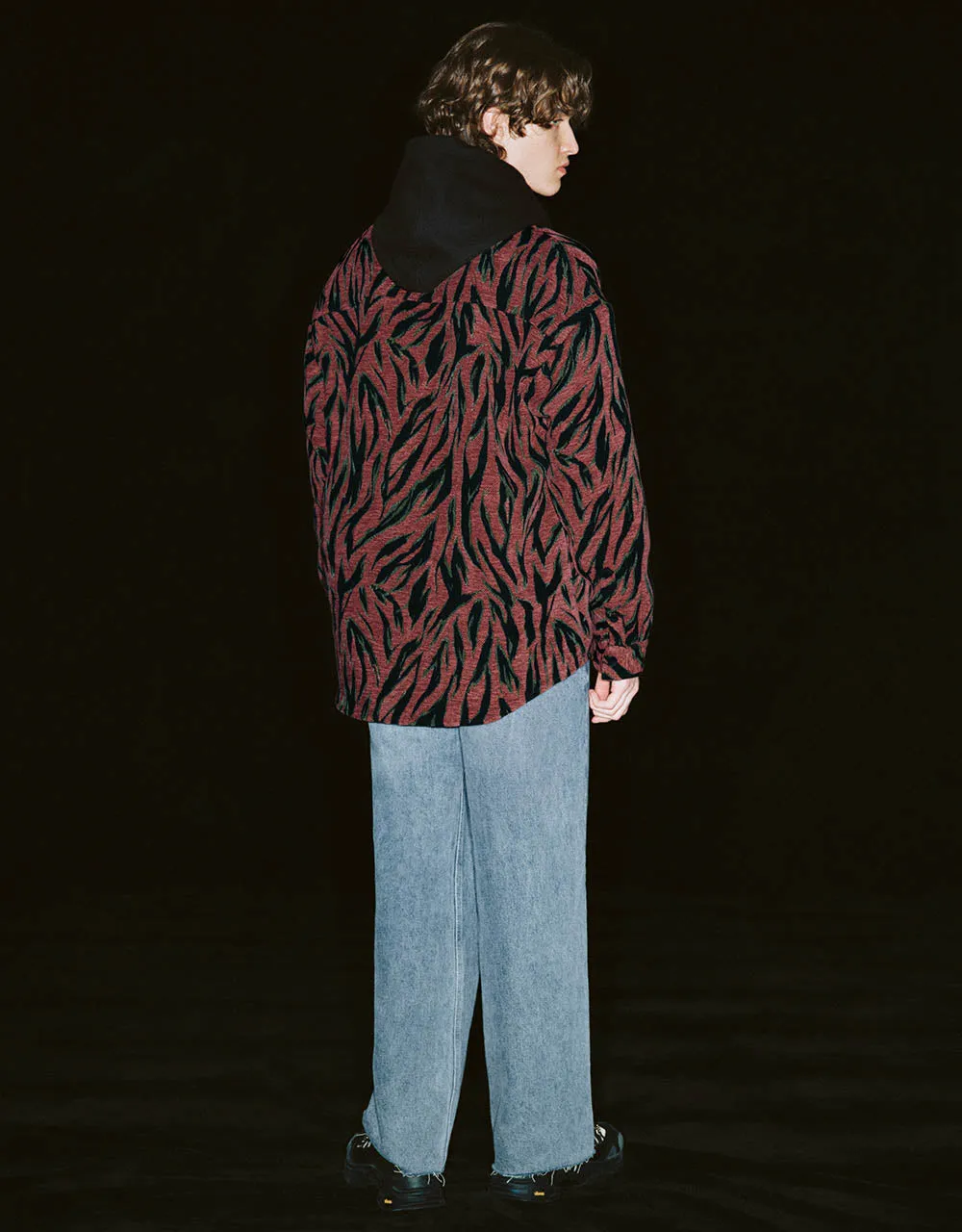 Drop Shoulder Sleeve Printed Loose Shirt sold by Urban Revivo product image thumbnail 4