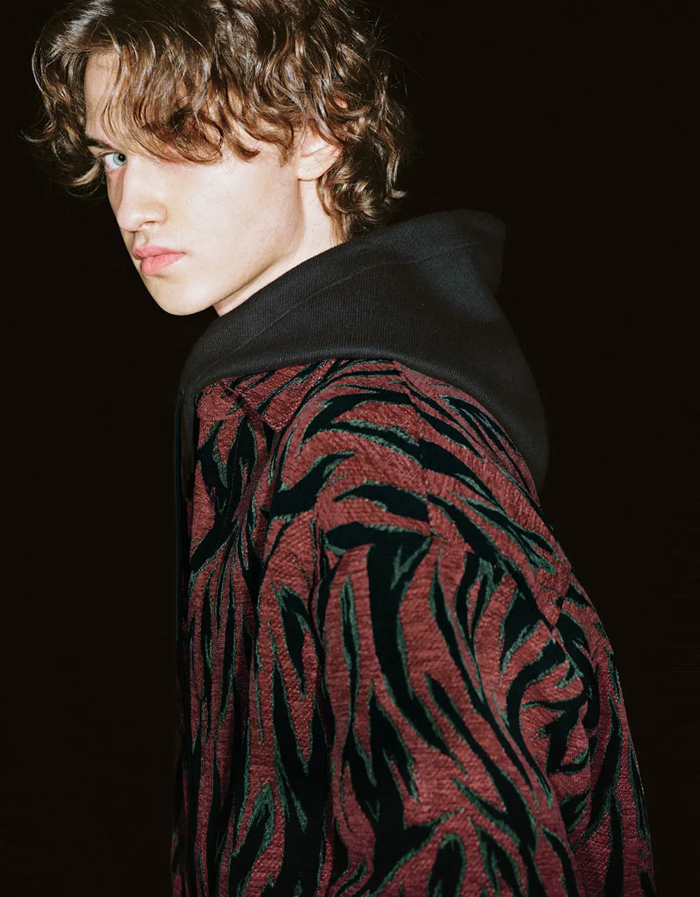 Drop Shoulder Sleeve Printed Loose Shirt sold by Urban Revivo product image thumbnail 3