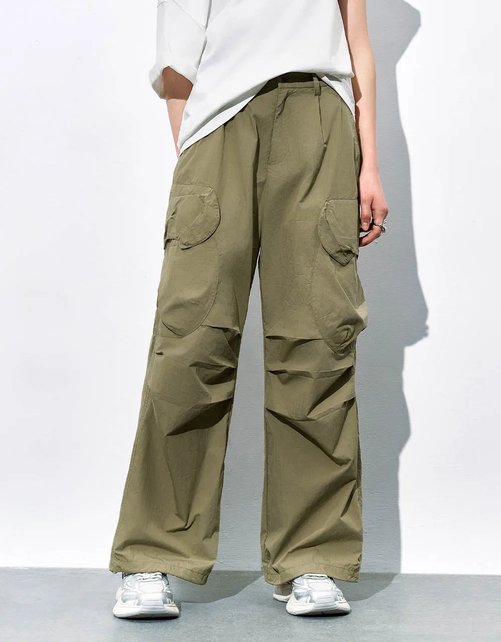 Multi-Pocket Loose Wide-Leg Pants sold by Urban Revivo product image thumbnail 3