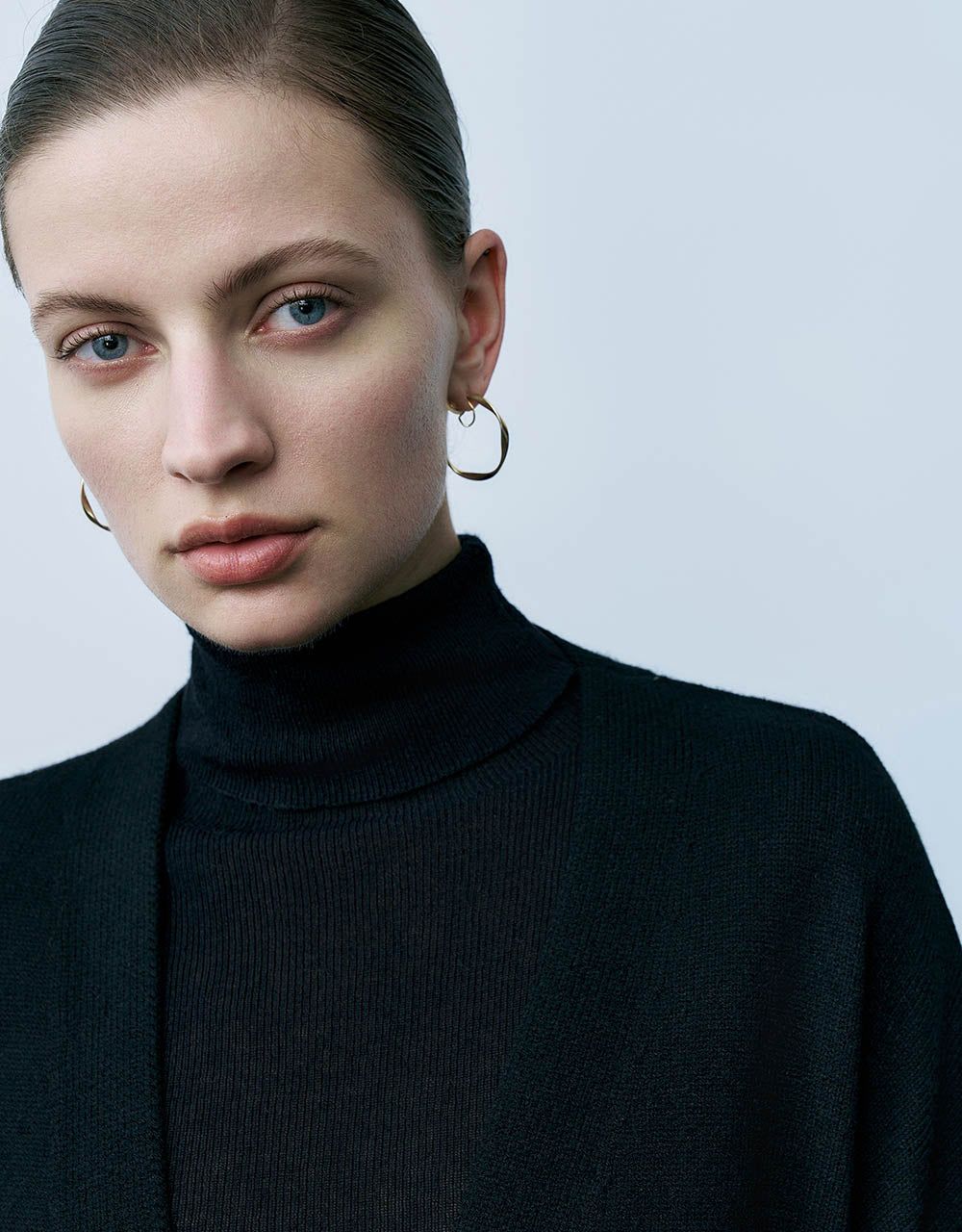 V-Neck Knitted Cardigan sold by Urban Revivo product image thumbnail 4