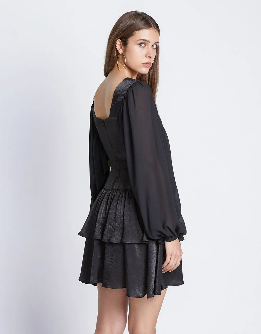 Batwing Button Front Tiered Ruffle Hem Dress sold by Urban Revivo product image thumbnail 4