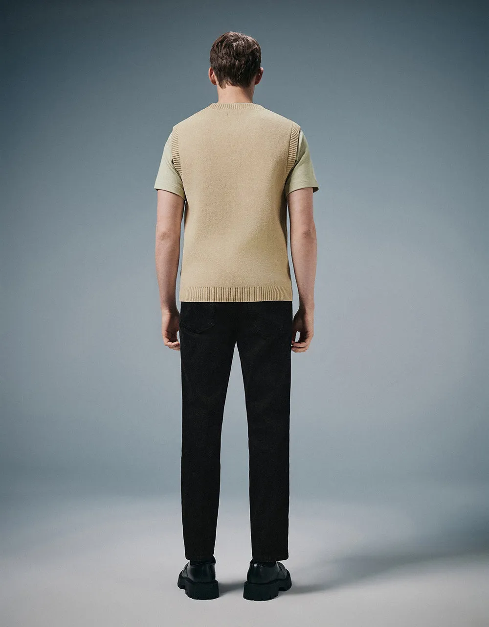 Crew Neck Knitted Vest sold by Urban Revivo product image thumbnail 5