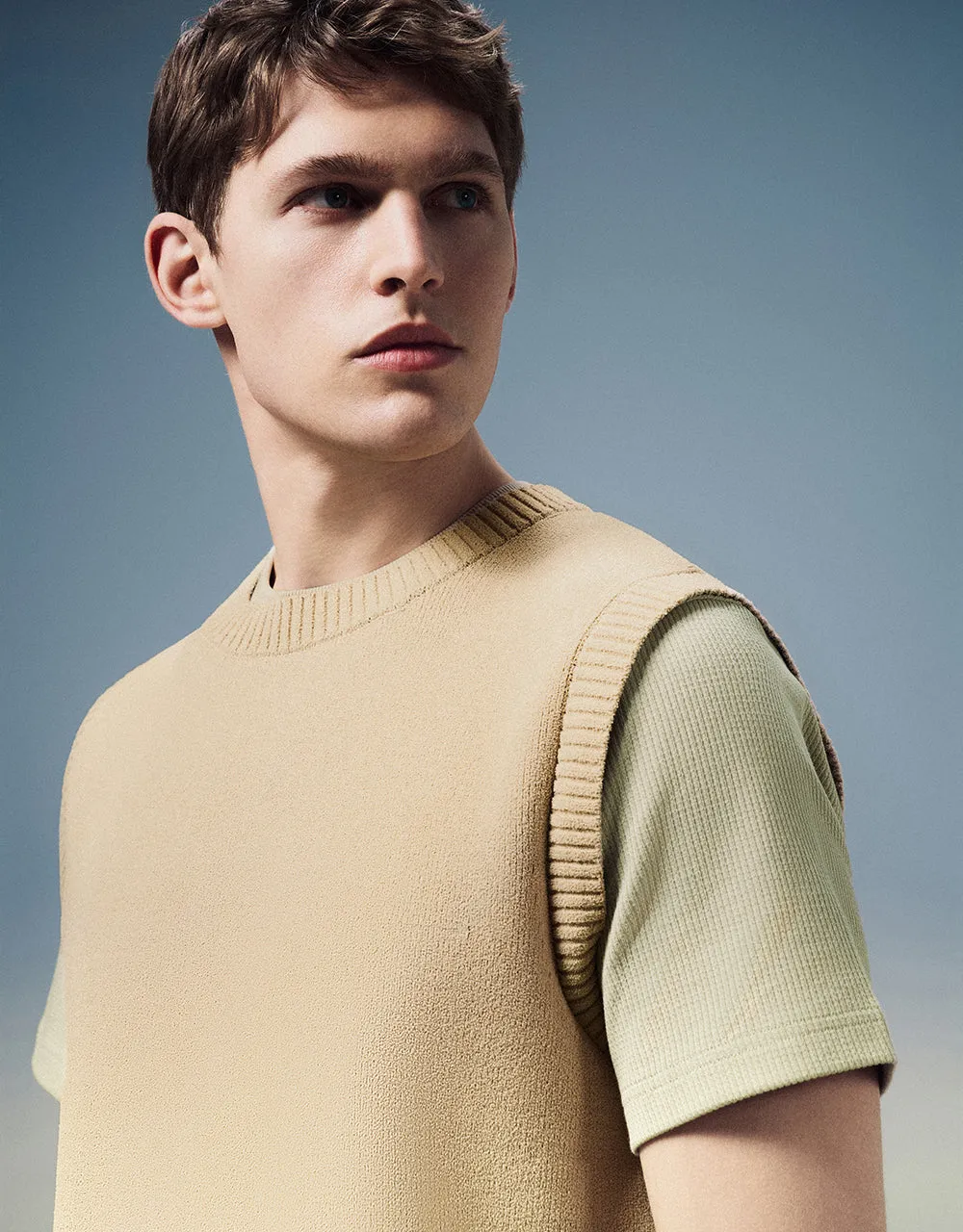 Crew Neck Knitted Vest sold by Urban Revivo product image thumbnail 4