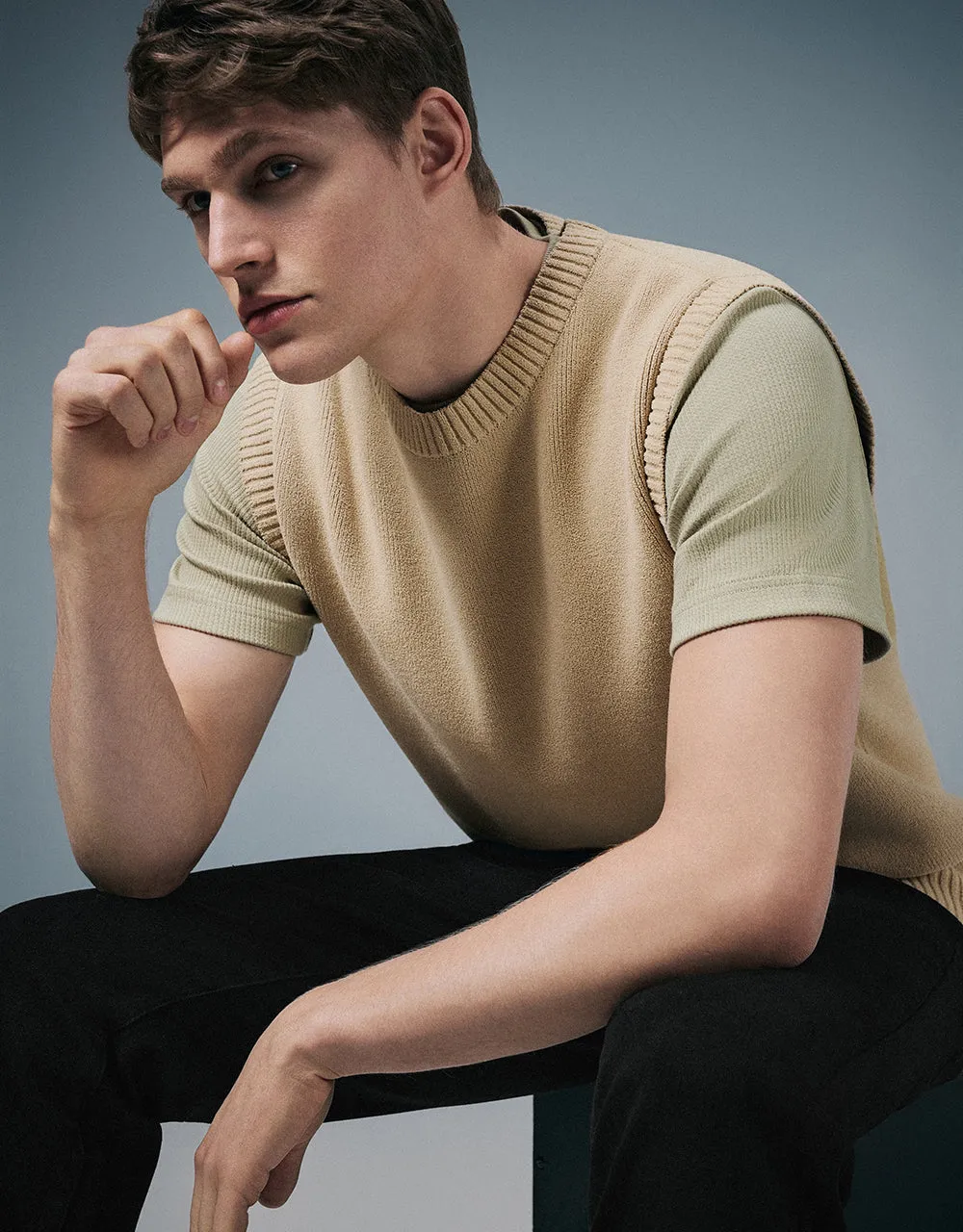 Crew Neck Knitted Vest sold by Urban Revivo product image thumbnail 3