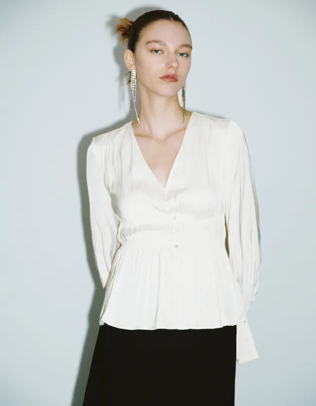 V-Neck Overhead Shirt sold by Urban Revivo