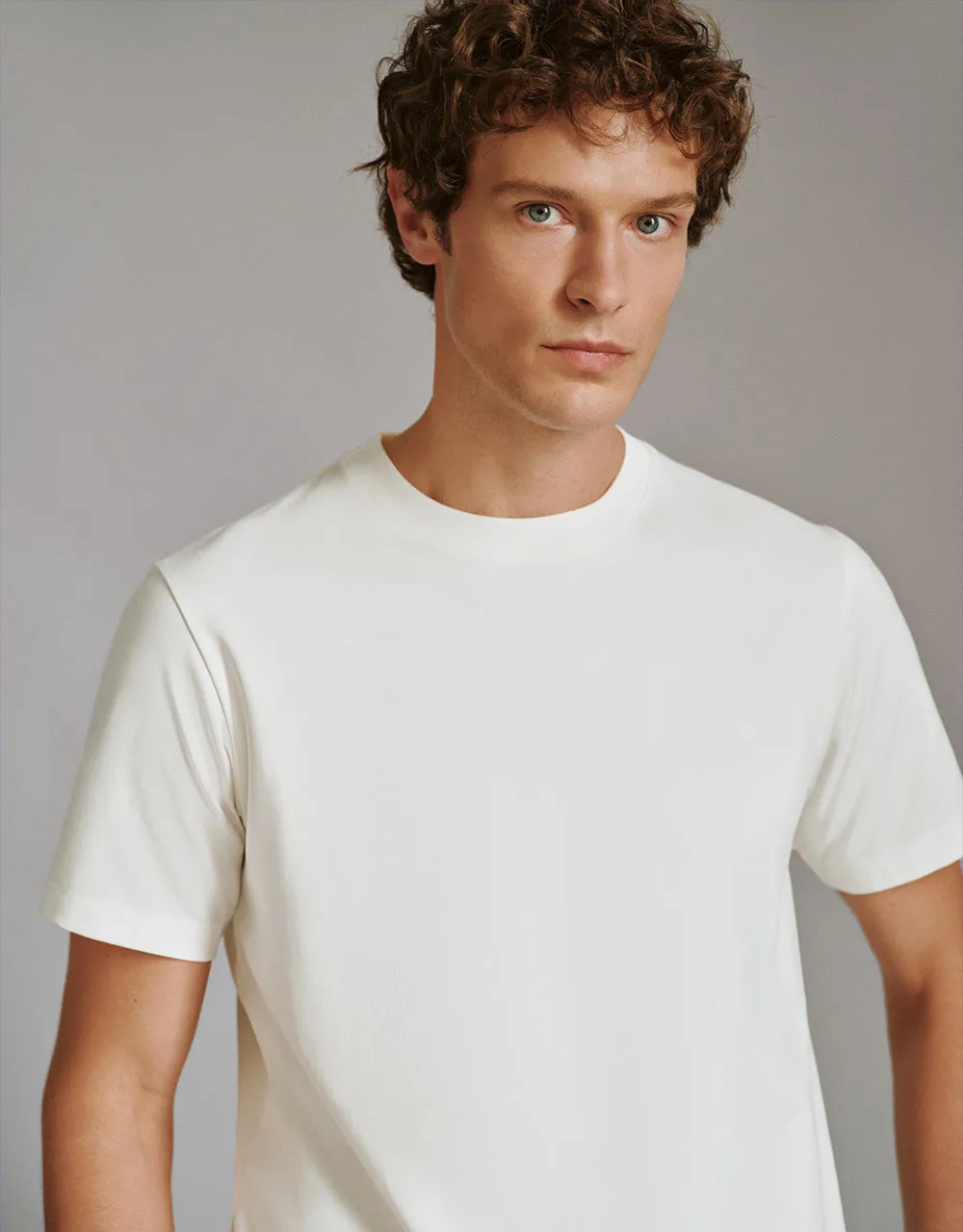 Crew Neck Straight T-Shirt sold by Urban Revivo product image thumbnail 4