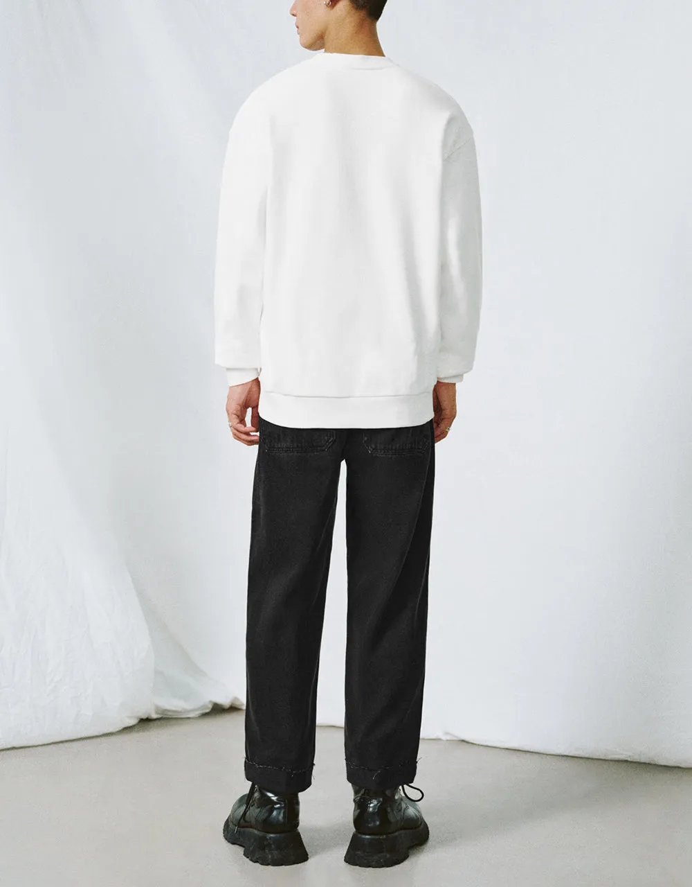 Crew Neck Loose Sweatshirt sold by Urban Revivo product image thumbnail 4