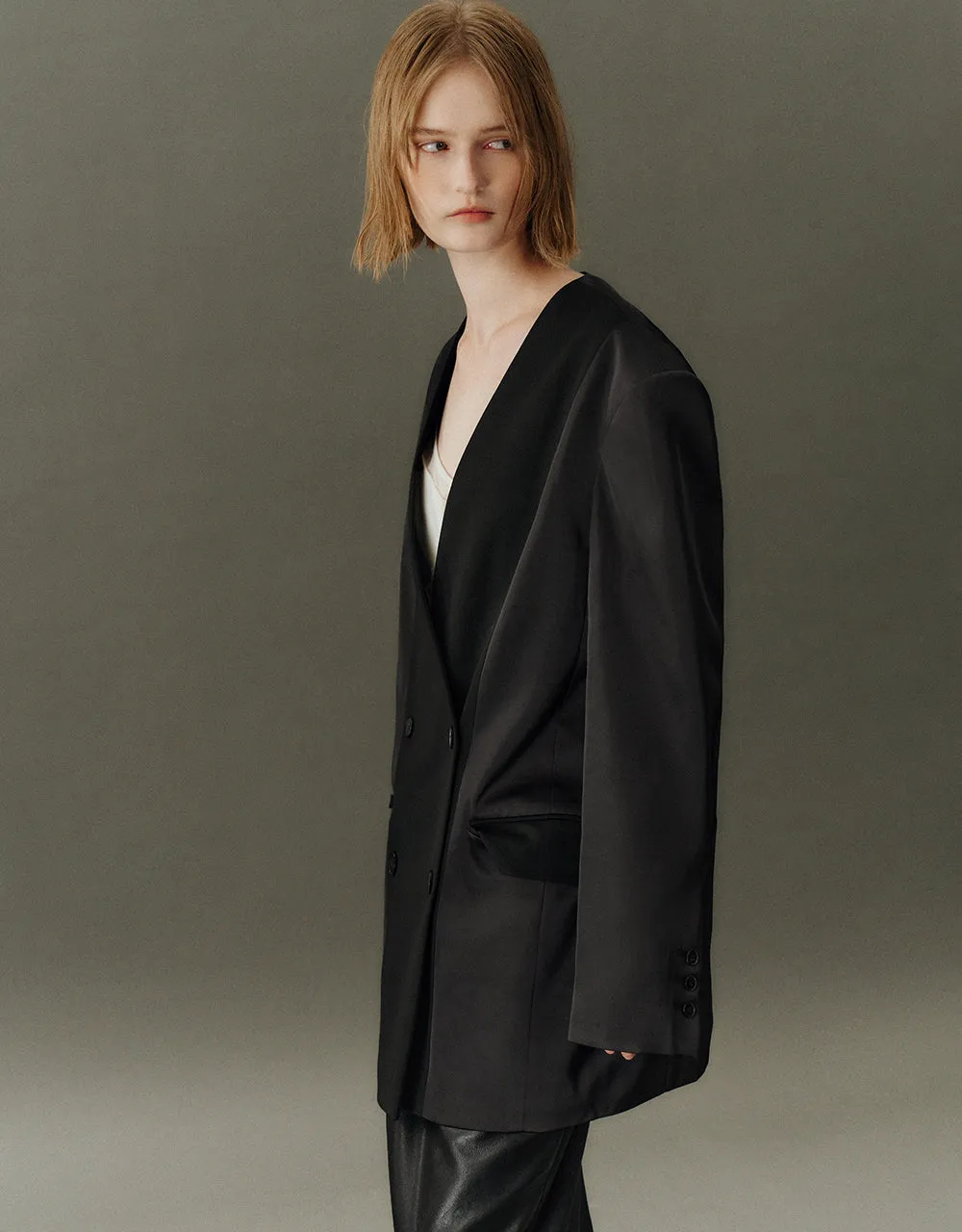 Double Breasted V-Neck Blazer sold by Urban Revivo product image thumbnail 3