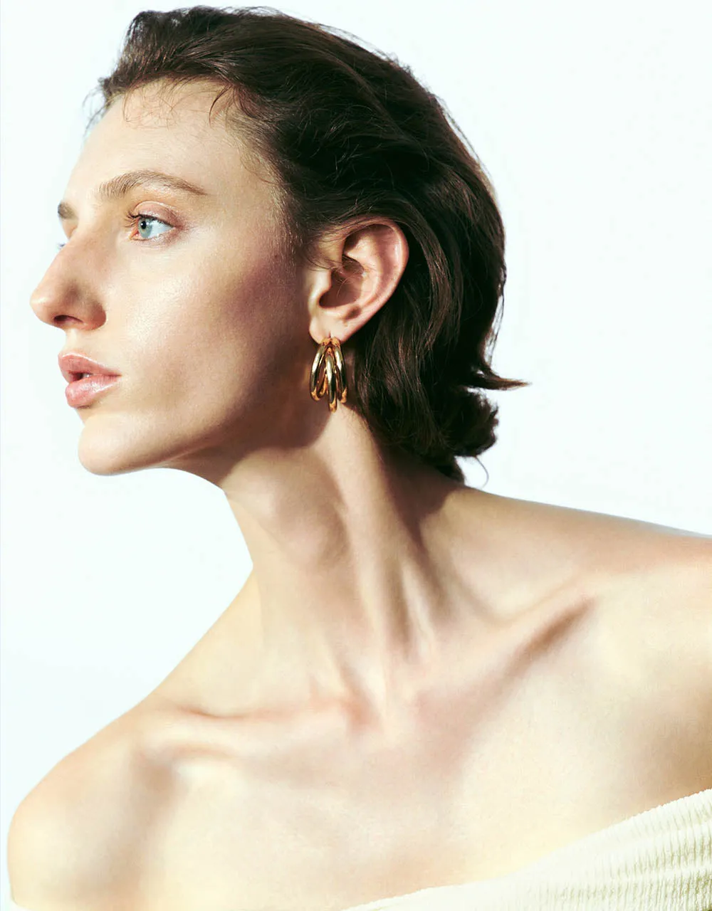 Sleeveless Off-Shoulder Skinny Knitted T-Shirt sold by Urban Revivo product image thumbnail 4