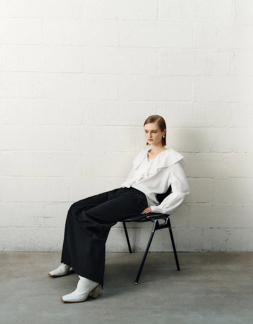 Ruffle V-Neck Overhead Shirt sold by Urban Revivo product image thumbnail 4