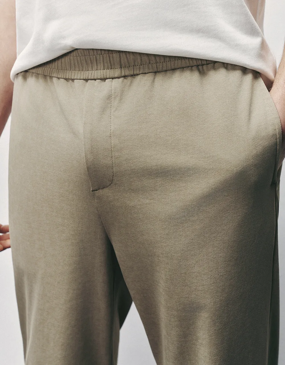 Elastic Waist Knitted Carrot Fit Pants sold by Urban Revivo product image thumbnail 5