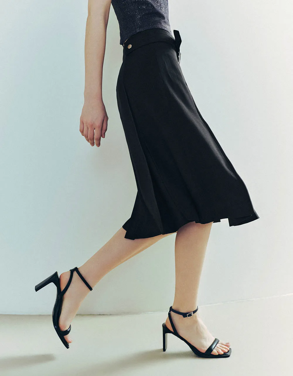 Mini A-Line Skirt With Belt sold by Urban Revivo product image thumbnail 4