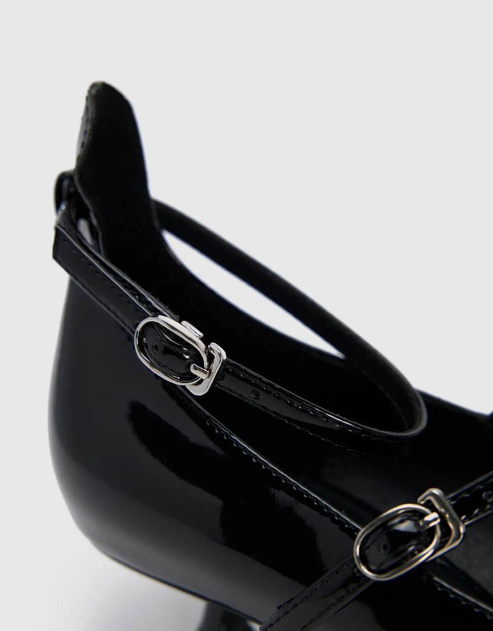 Point Toe Vegan Leather Heeled Pumps sold by Urban Revivo product image thumbnail 5