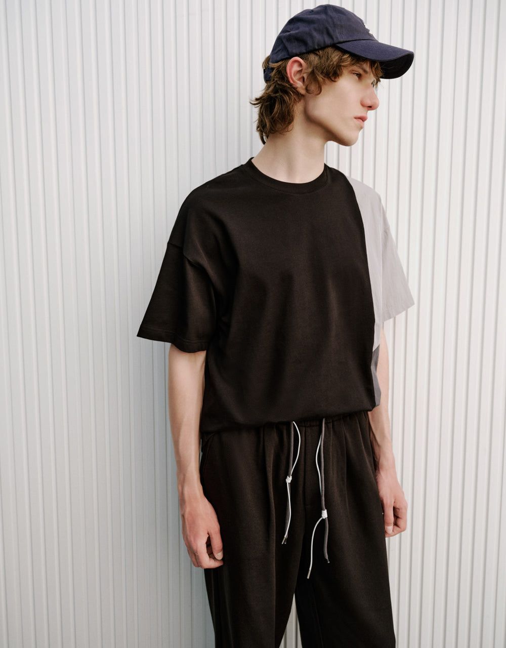 Colorblock Crew Neck T-Shirt sold by Urban Revivo product image thumbnail 2