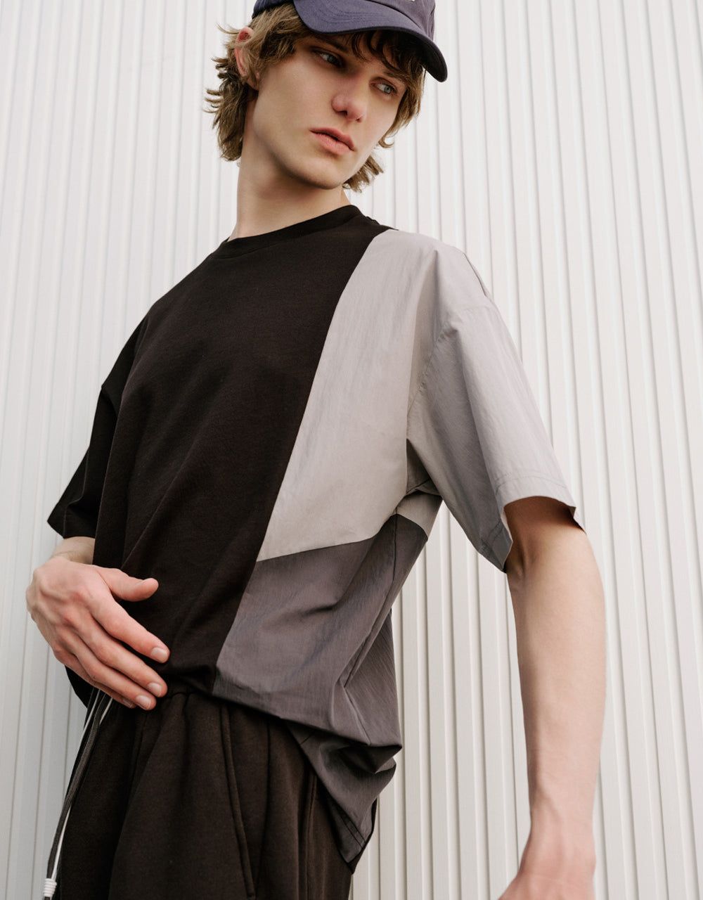 Colorblock Crew Neck T-Shirt sold by Urban Revivo product image thumbnail 4